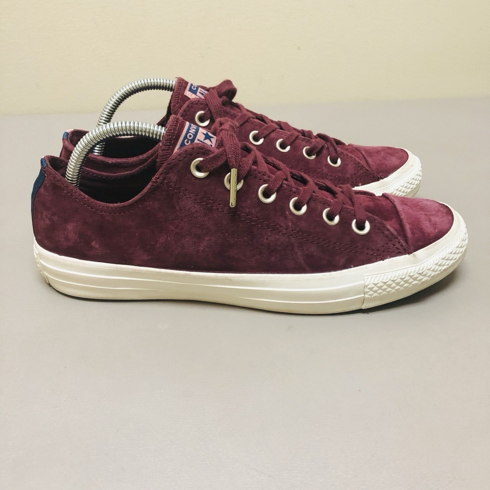 Converse Chuck Taylor Shoes Women 10 Men 8 Red  Suede Low‎ Top Skater sneakers